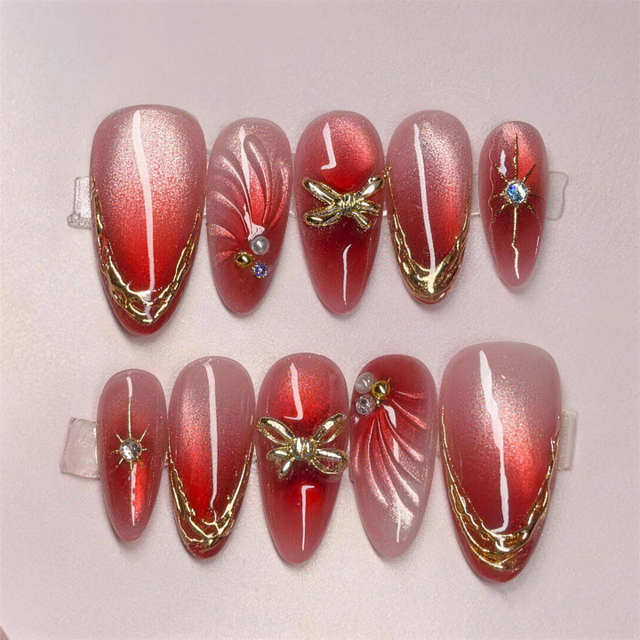 Artistic Press-On Nails with Elegant Gold Accents Kalsten