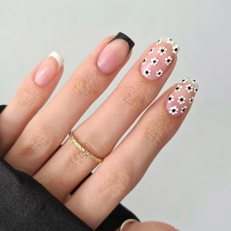 Artful Nail Art with Flower Design Kalsten