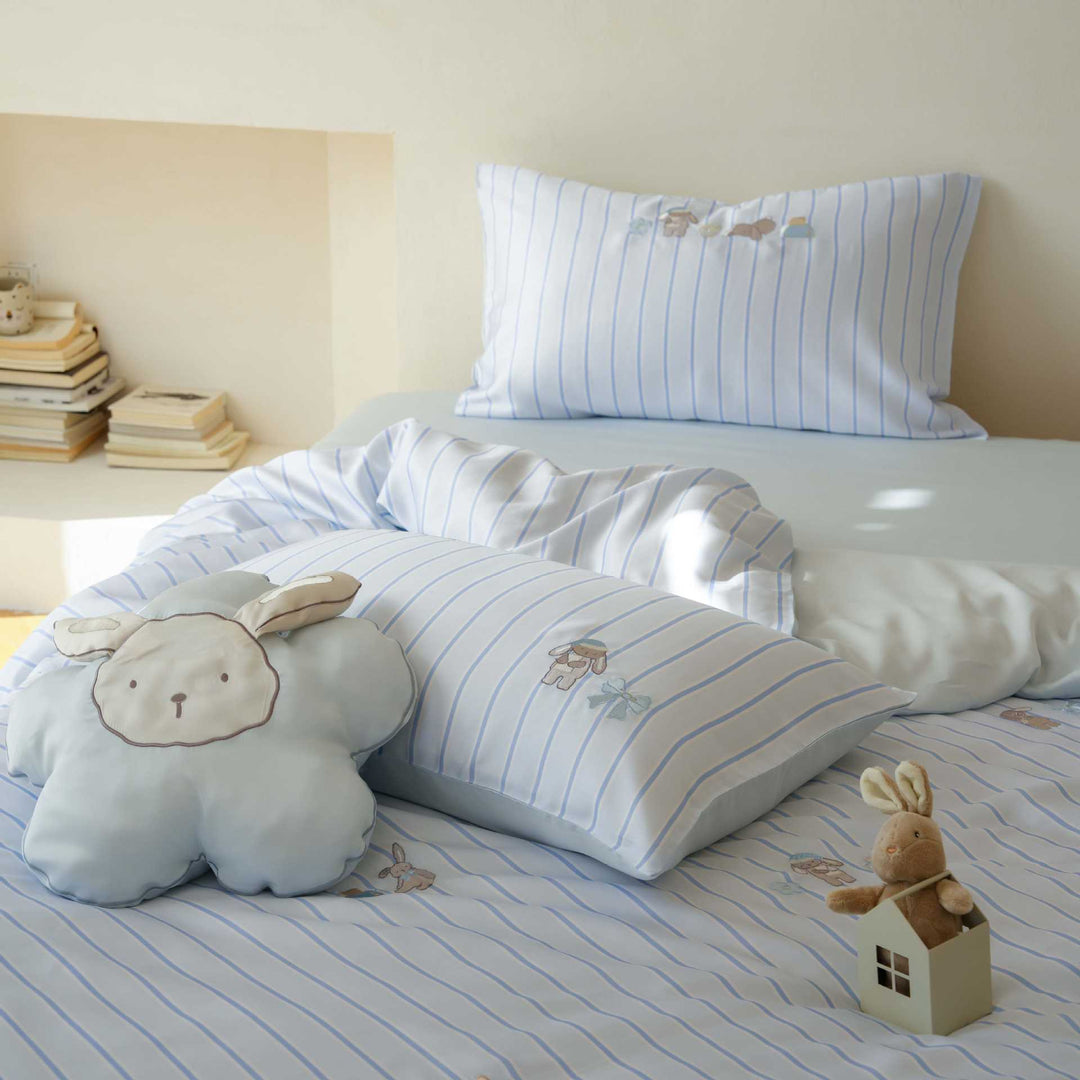 Children's bedding set made of high-quality cotton satin with fine stripes and applied bunny motifs