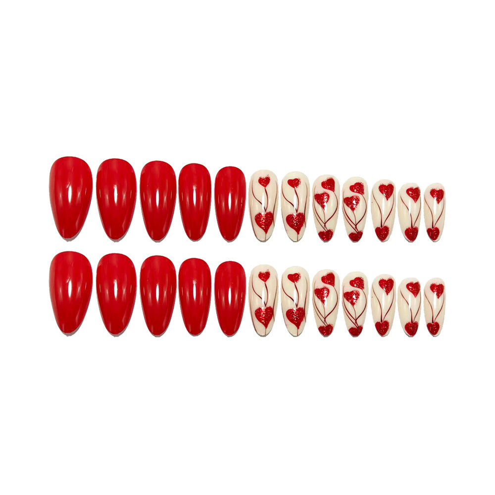 Art nails in elegant heart design Kalsten