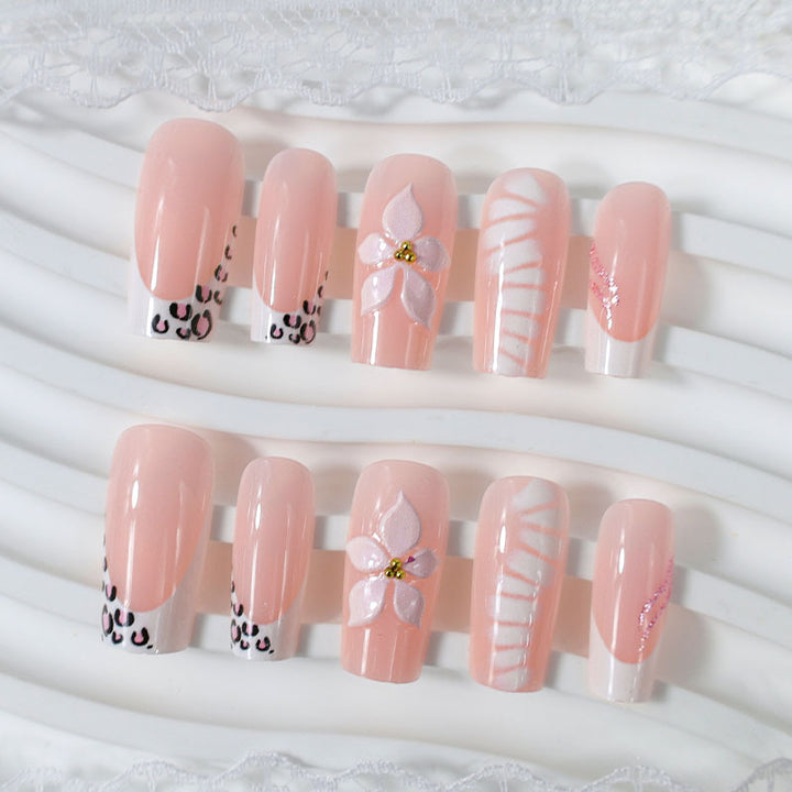 Elegant artificial nail set with floral and animal accents Kalsten