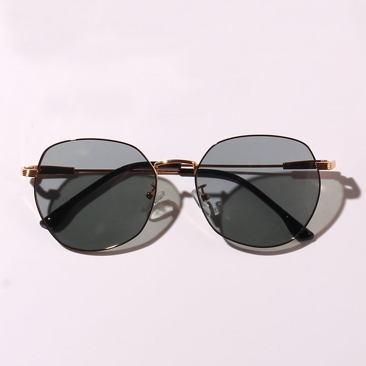 Women's striking geometric sunglasses with UV protection Kalsten