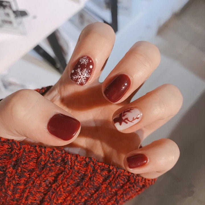 Artificial nail set with festive Christmas design and creative motifs Kalsten