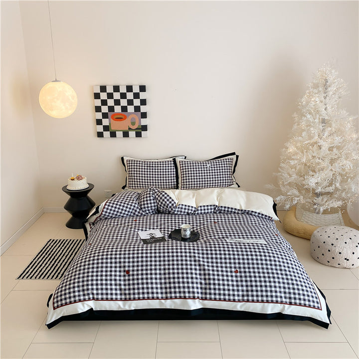 Bedding set in Vichy check with contrasting satin trim