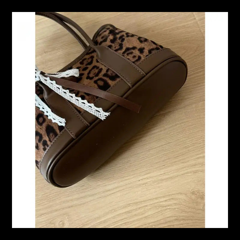 Chic Suede Handbag Kalsten