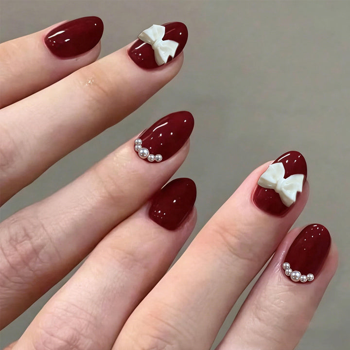 Elegant Artificial Nails Set with Decorative Accents Kalsten