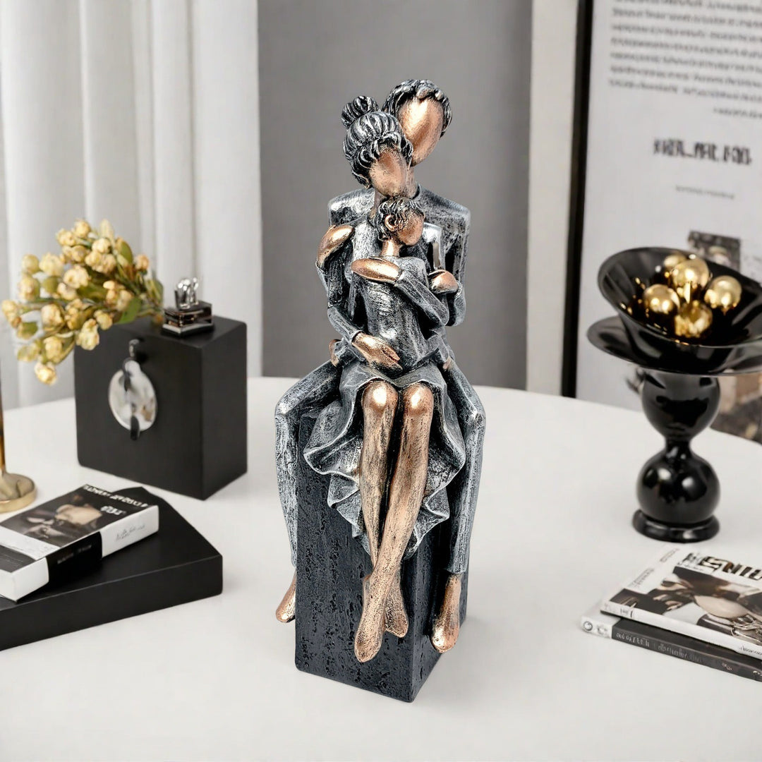 Elegant sculpture of a romantic couple Kalsten