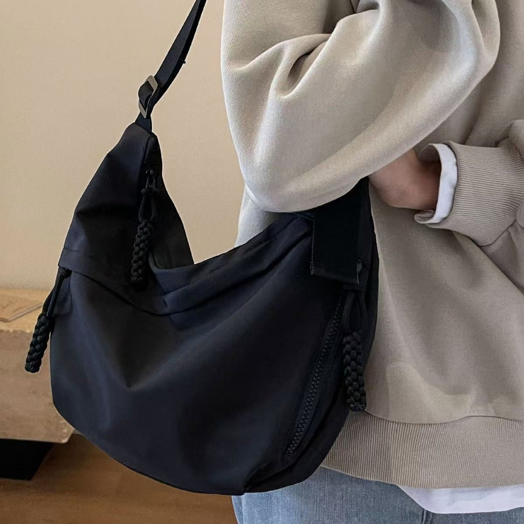 Practical shoulder bag with innovative carrying system Kalsten
