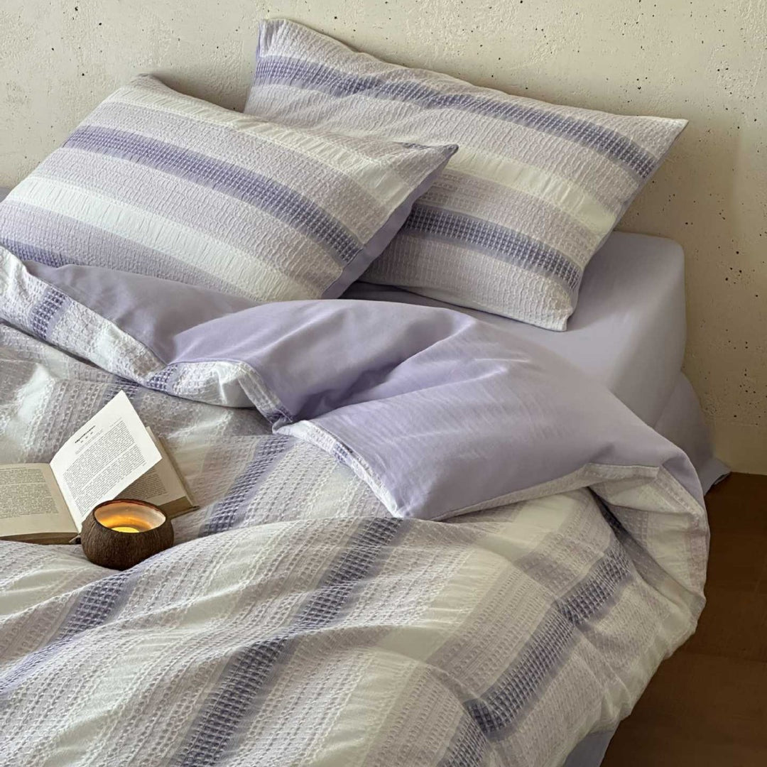 Striped bedding set made of cotton muslin with waffle texture