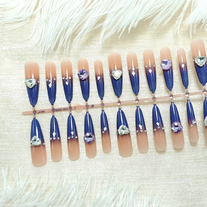 Artificial nails with elegant pendant motif Kalsten