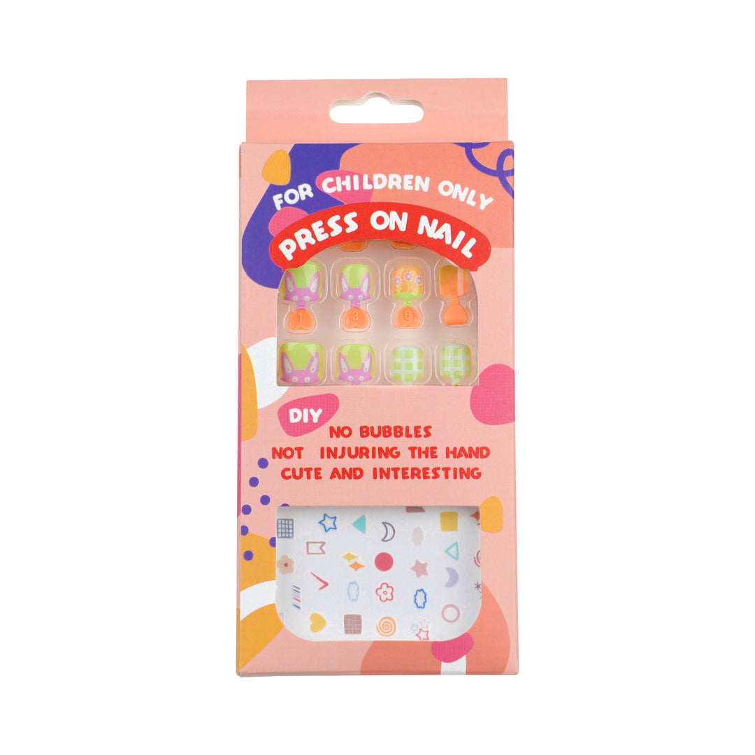 Artificial Nail Art with Panda Designs Kalsten