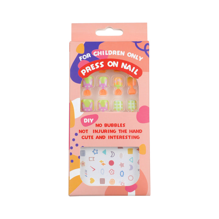 Artificial Nail Art with Panda Designs Kalsten