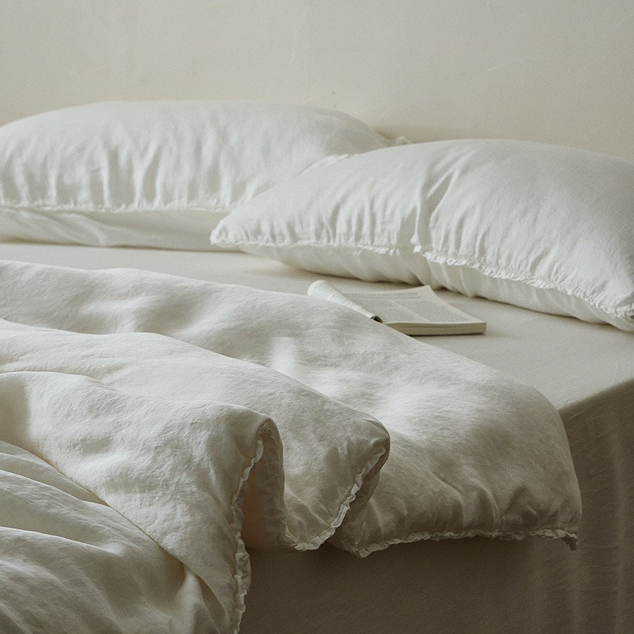Linen bedding set with fine ruffle and soft-washed texture