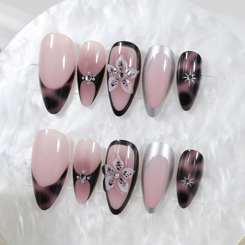 Artificial nail set with elegant tips and trendy accents Kalsten