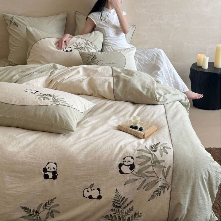Bedding set with embroidered panda and leaf design made of cotton-linen mix