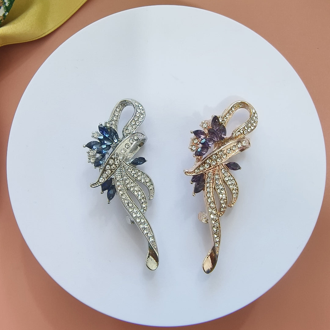 Exquisite brooch with sparkling zirconia and blue gemstones Kalsten
