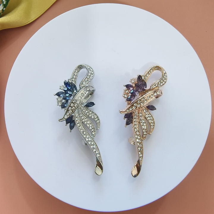 Exquisite brooch with sparkling zirconia and blue gemstones Kalsten