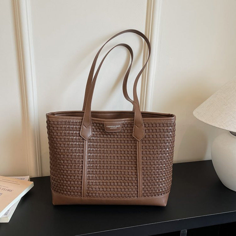 Fashionable tote bag with textured design Kalsten
