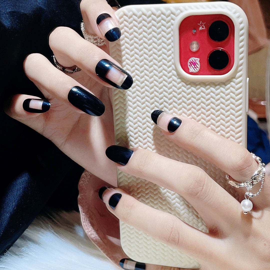 Stylish Press-On Nail Set with Geometric Design