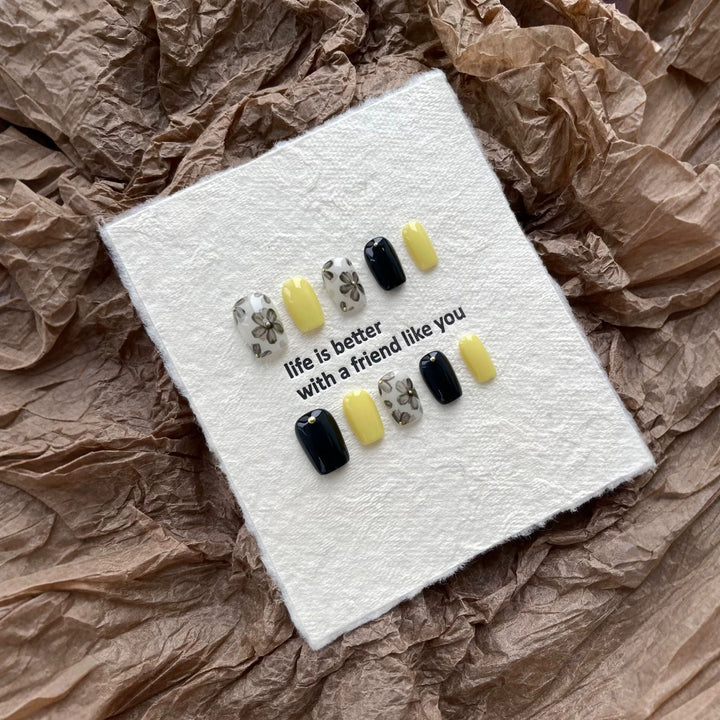 Artistic Floral Accent Press-On Nail Set