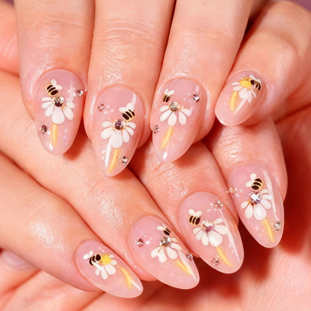 Decorative Floral and Bee Press-On Nail Art Set Kalsten