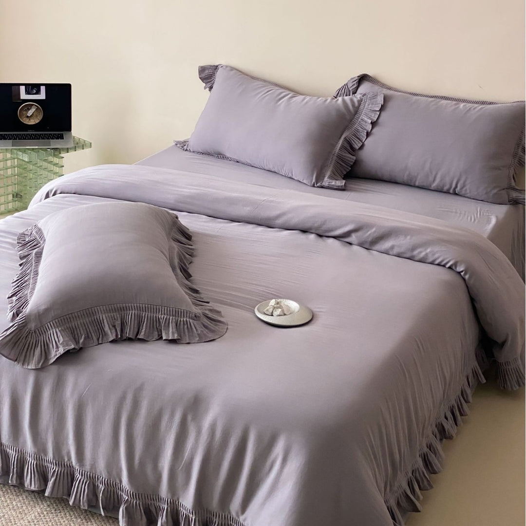 Bedding set made of high-quality cotton percale with gathered ruffle edges