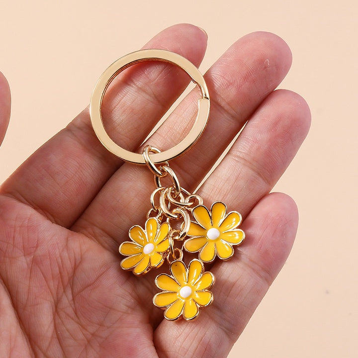 Keychain with Three Playful Daisies Kalsten