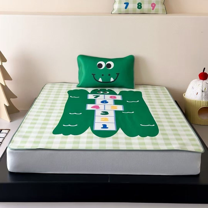 Children's mattress topper with panda print, measuring scale and two pillows non-slip washable