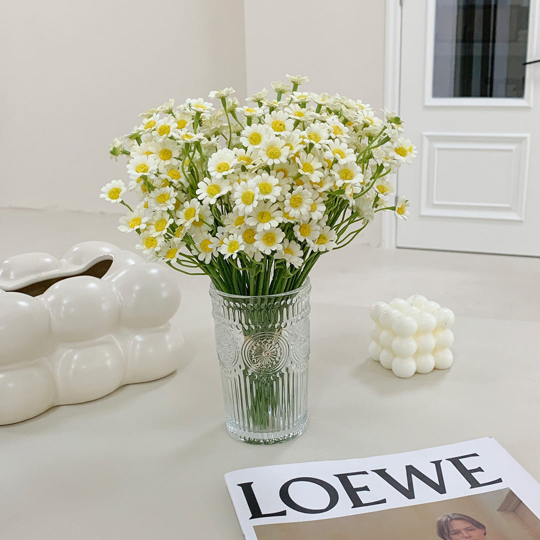 Realistic Daisy Floral Bouquet