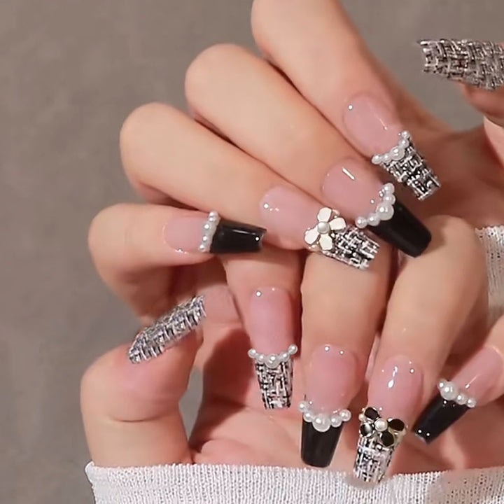 Glamorous Decorative Press-On Nail Set