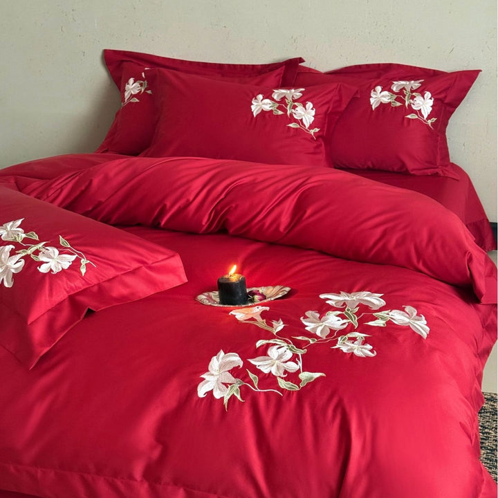 Embroidered cotton satin bedding set with floral appliqué embroidery and Oxford pillowcases