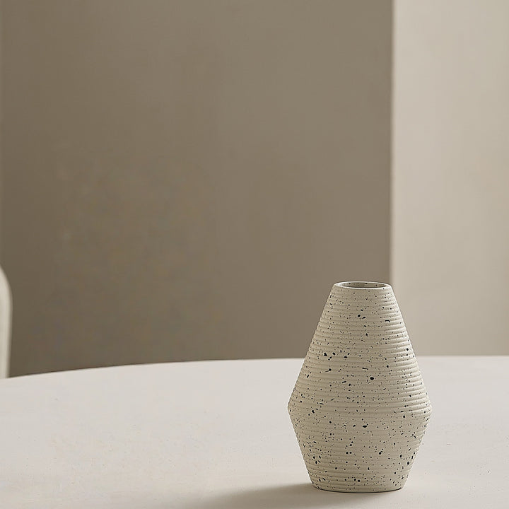 Elegant and Artistic Ceramic Vase Kalsten