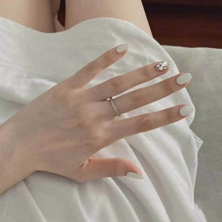Elegant Press-On Nail Set with Rhinestone Accent