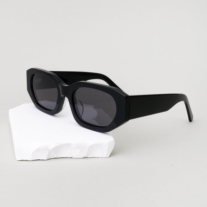Women's fashionable sunglasses in stylish, oversized design Kalsten