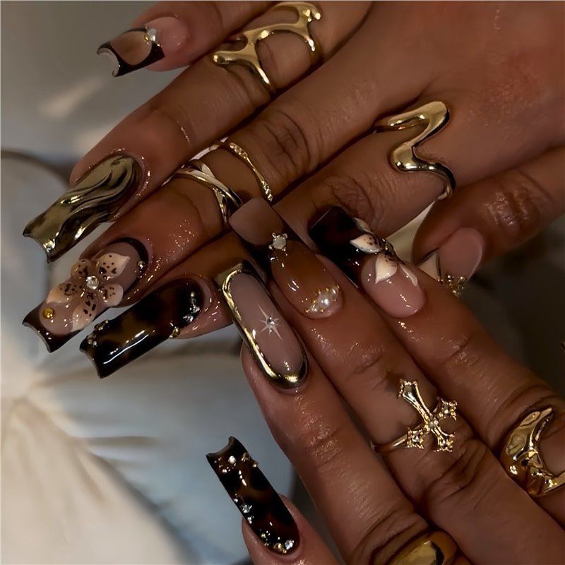3D Floral and Gemstone Press-On Nail Set Kalsten