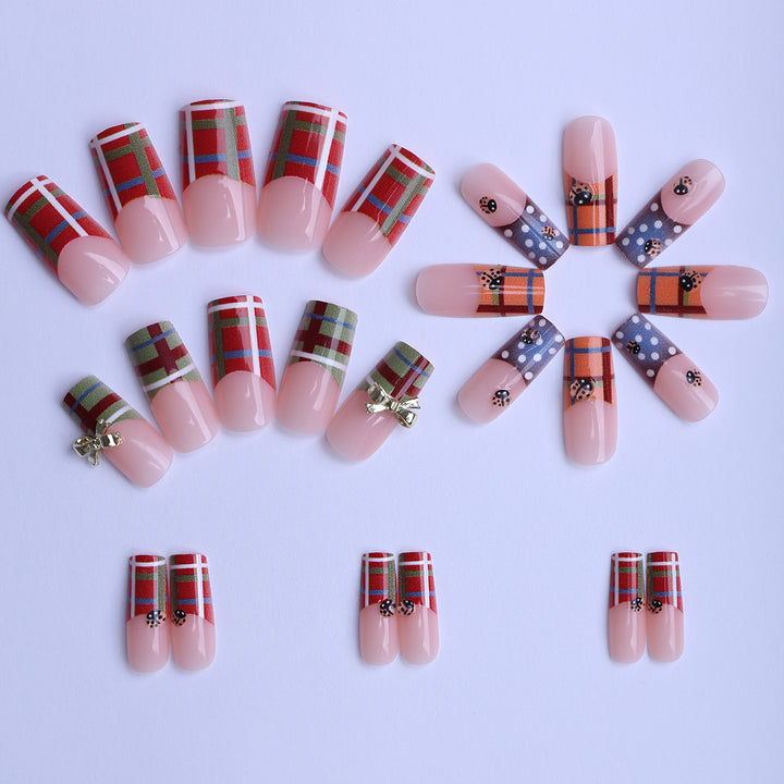 Artificial nails with unique plaid pattern and 3D applications Kalsten