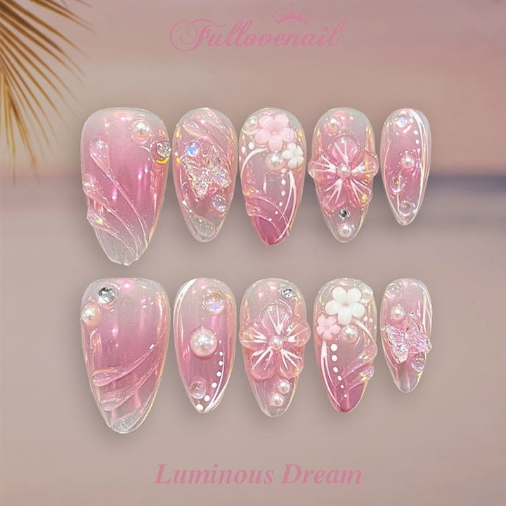 Artificial nail set with luxurious design and delicate flower accents Kalsten