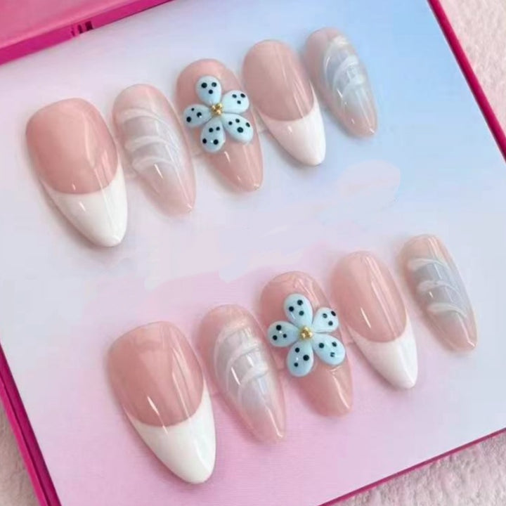 Artistic Floral and Star-Embellished Press-On Nail Set Kalsten