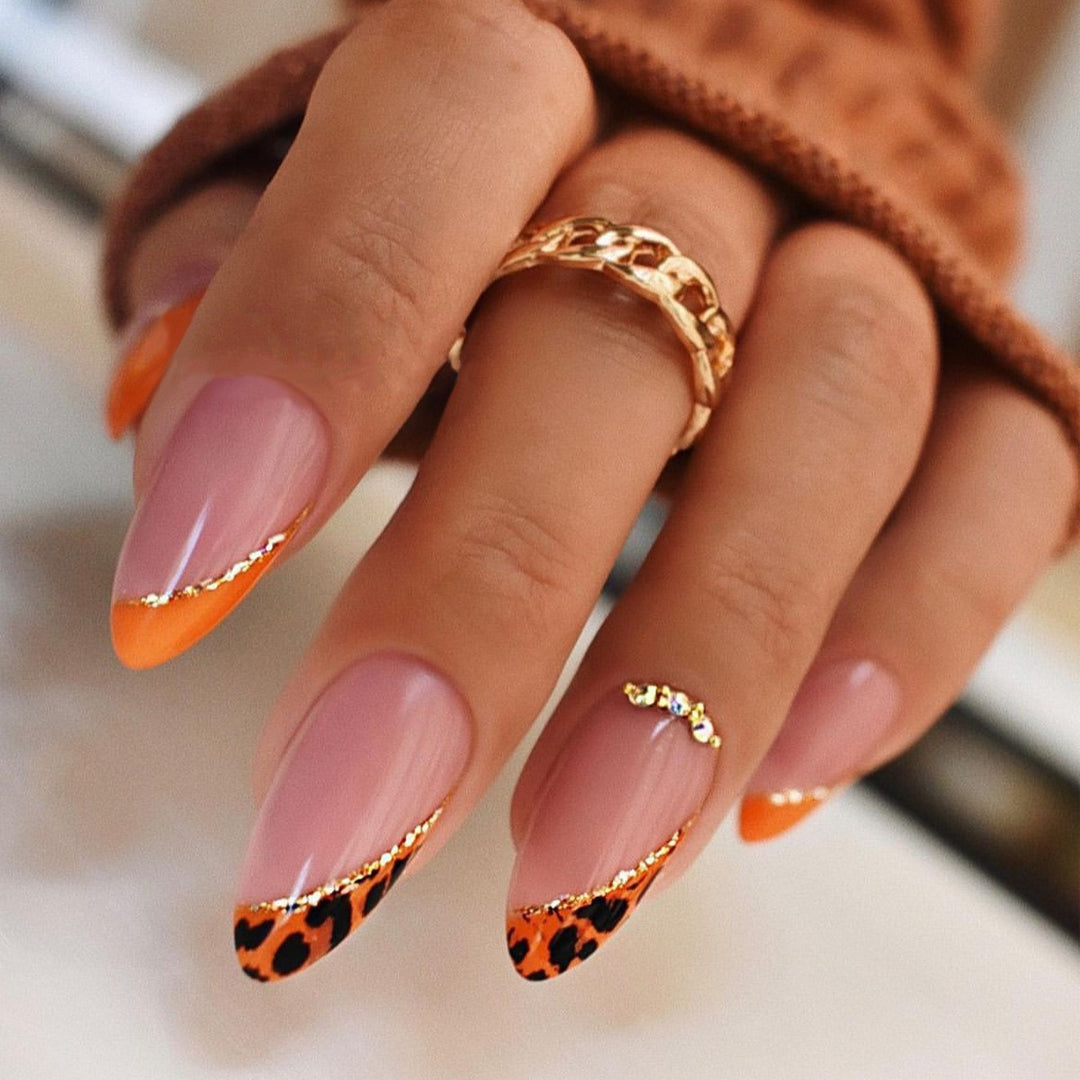 Creative nail art set with leopard pattern and glitter accents Kalsten