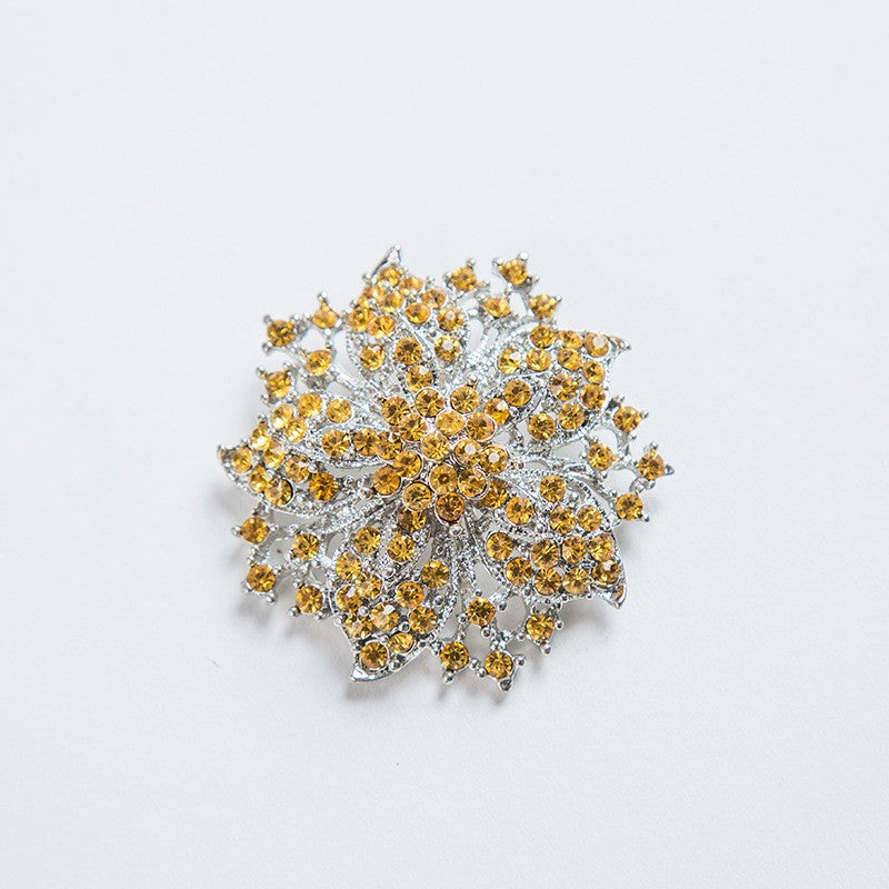 Glamorous brooch with crystals Kalsten