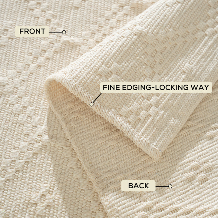 Rectangular woven table mat with diamond structure and fine cotton blend