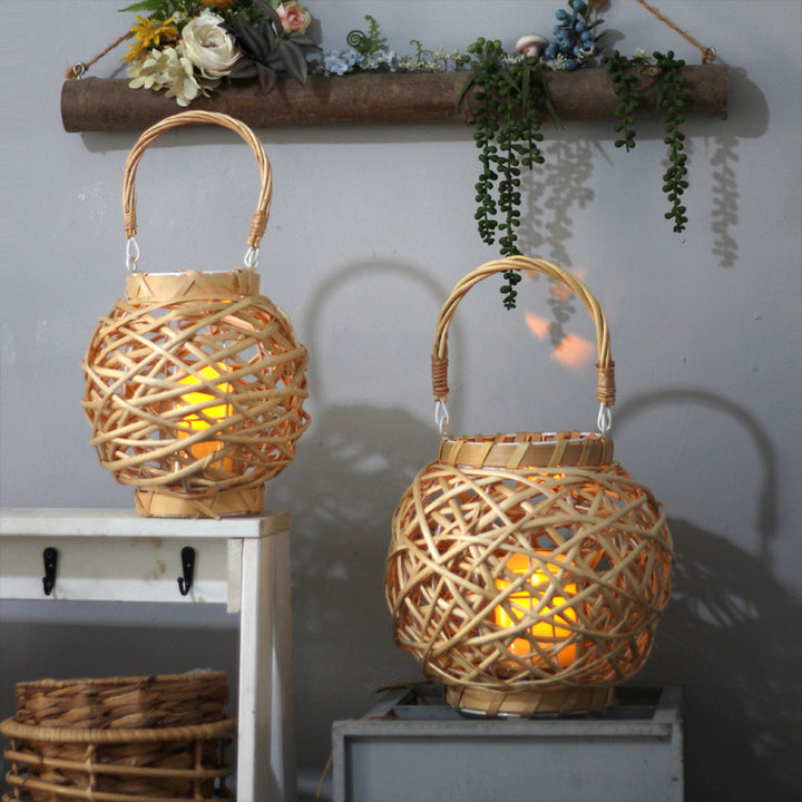 Decorative lantern made of woven natural material Kalsten
