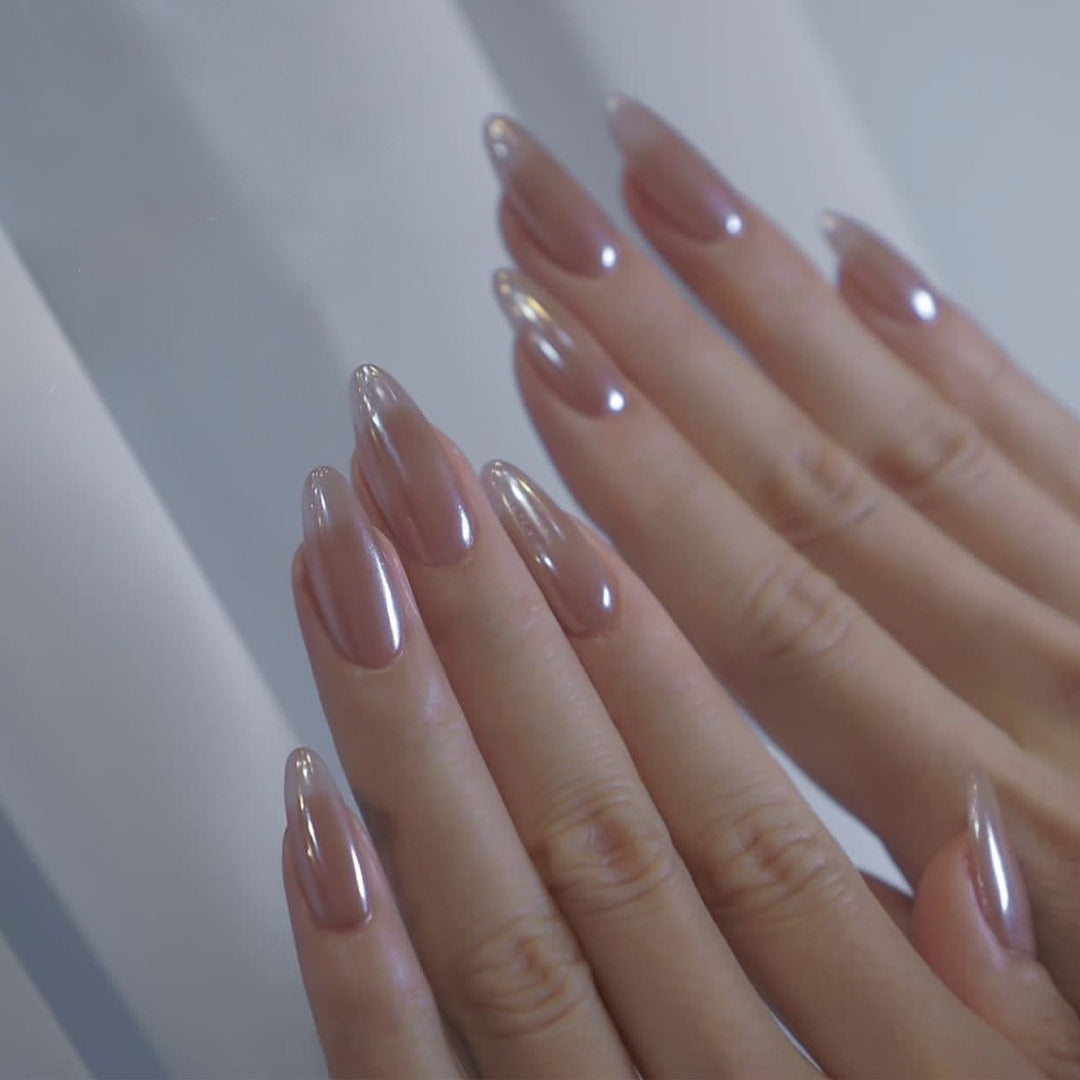 Nail set with elegant ombre finish and pointy shapes Kalsten