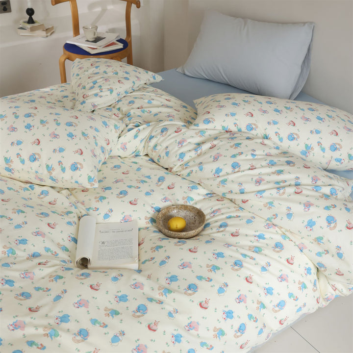 Reversible duvet cover and pillowcase set made of cotton satin with teddy bear and moon print
