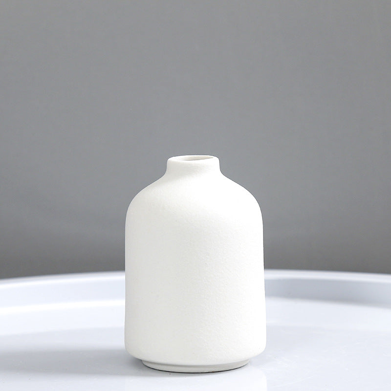 Minimalist Textured Ceramic Vase Kalsten