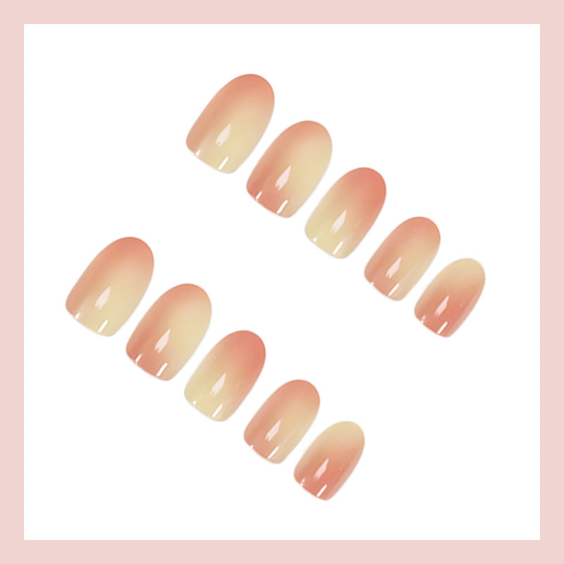 Artificial nail set with elegant, natural ombre design Kalsten
