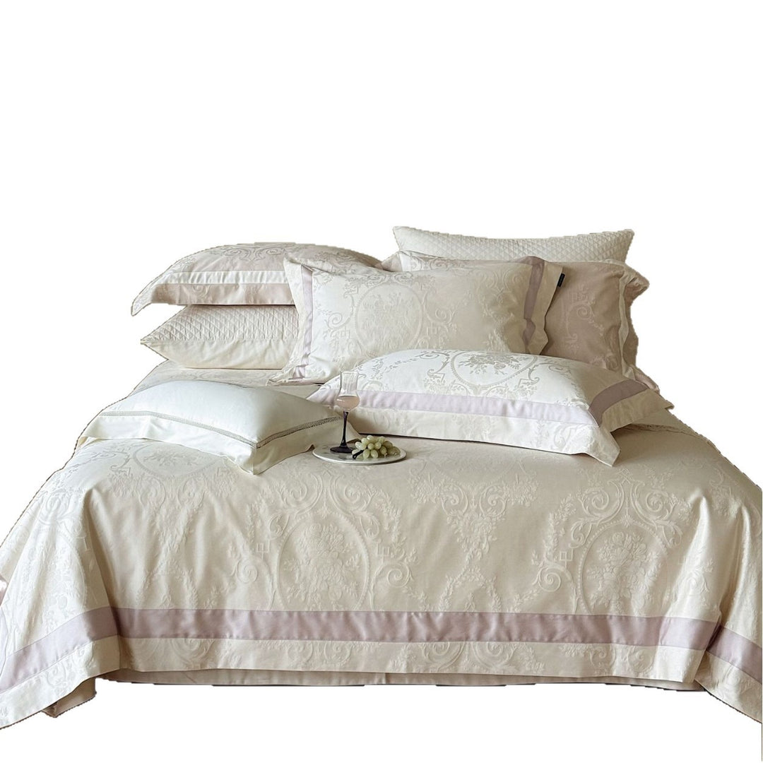 Luxurious jacquard bedding set with damask pattern and satin border