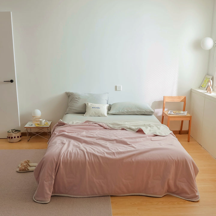 Bedding set made of breathable cotton percale with light stonewash
