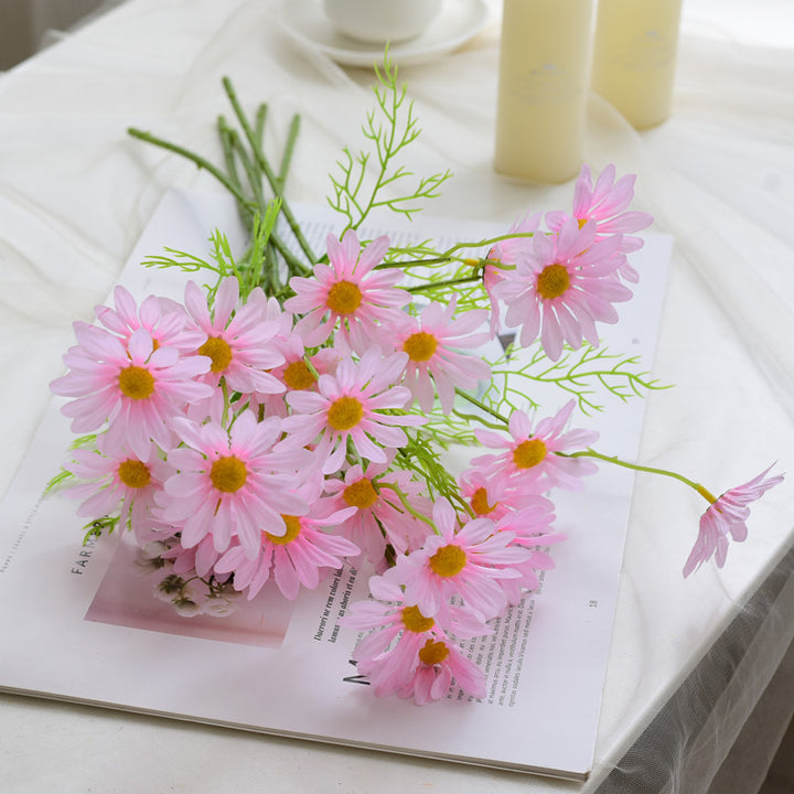 Lifelike Daisy Floral Bouquet