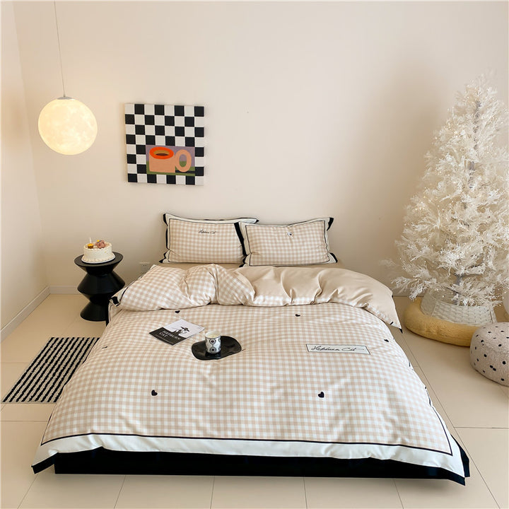 Bedding set in Vichy check with contrasting satin trim